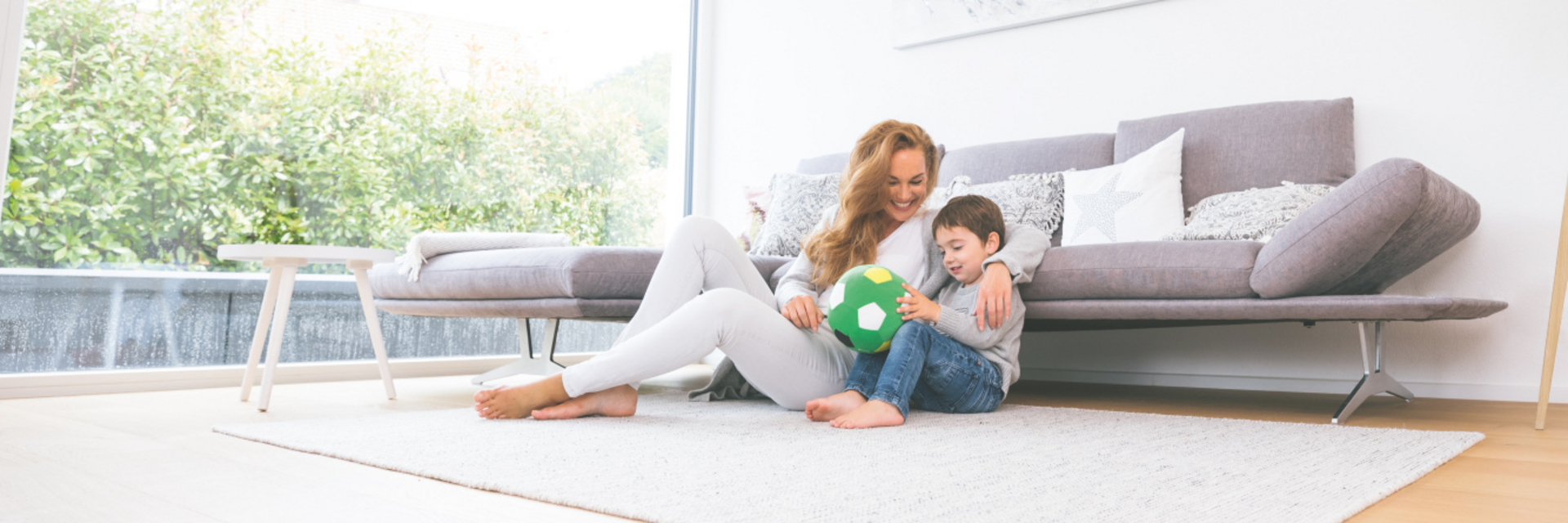 ComfoValve Luna S, Luna S, supply air valve, design valve living, woman, child, ball