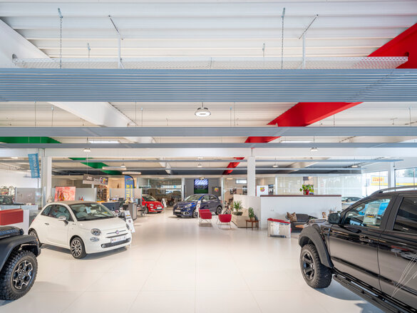 Exhibition room, showroom, sales room application radiant ceiling panels