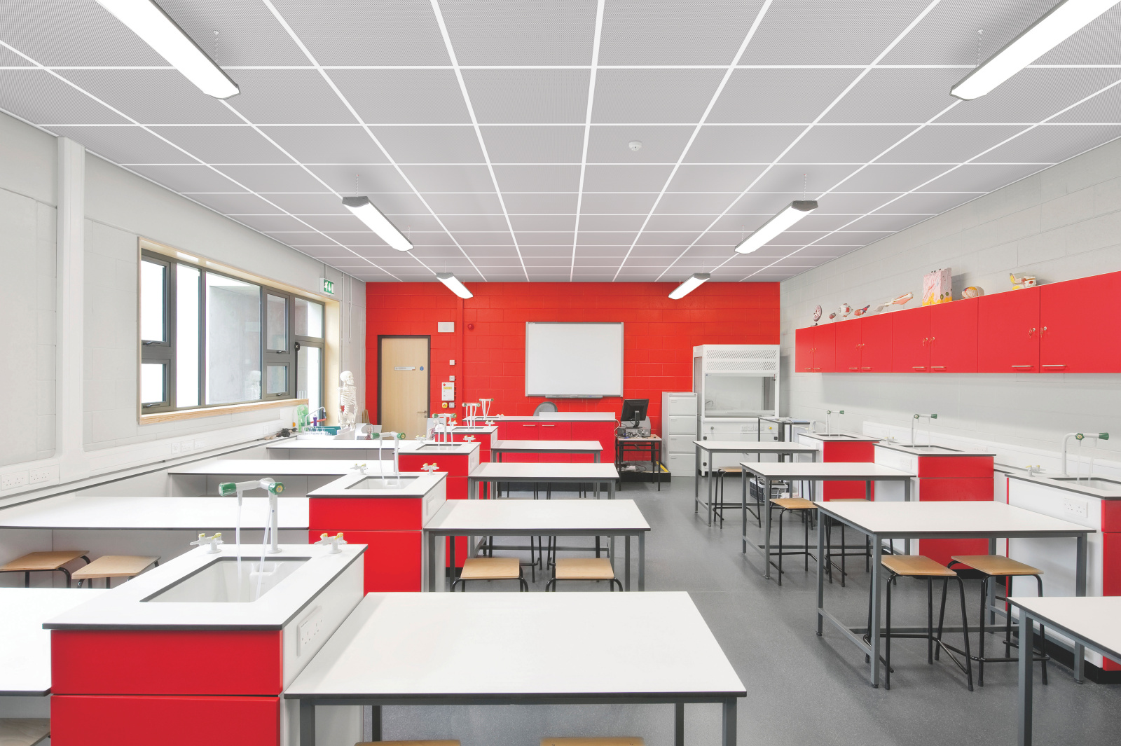 suspended ceiling systems, lay-in-system, Reference, commercial, laboratory, school, office, Closed ceilings